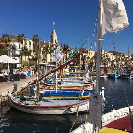 L'appart De La Sanary, Confort Absolu, A Pied, Port, Plage, Clim Et Garage Prive Sanary-sur-Mer